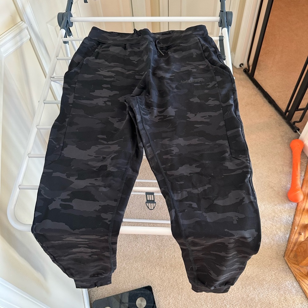 Alphalete elite joggers black camp sz medium